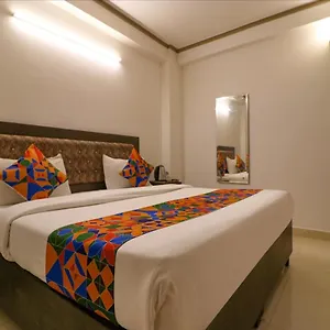 Fabexpress Dolphin International Near Delhi Airport Hotel